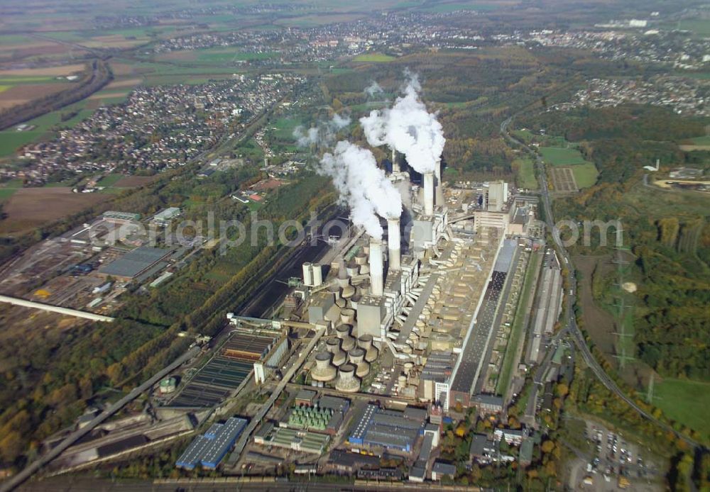 Grevenbroich (NRW) from above - Blick auf das Kraftwerk Grevenbroich der RWE RWE Energy AG; Rheinlanddamm 24; 44139 Dortmund Postadresse 44047 Dortmund; Tel: +49(0)231/438-02; Fax:+49(0)231/438-3182