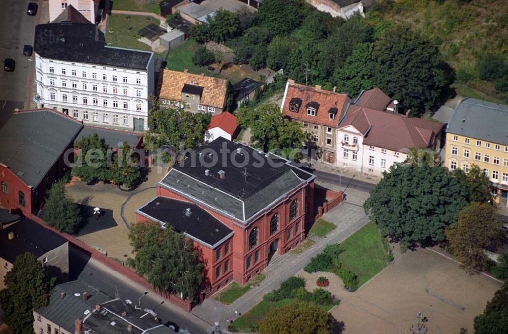 Aerial image Forst - Blick auf das ehemalige Gymnasium in der Kreisstadt Forst in Brandenburg. Die Stadt liegt östlich von Cottbus an der Neiße. Kontakt: Stadt Forst (Lausitz), Der Bürgermeister, Büro des Bürgermeisters / Öffentlichkeitsarbeit, Susanne Joel, Promenade 9, 03149 Forst (Lausitz), E-Mail: s.joel@forst-lausitz.de, Tel.: (03562) 989 - 102, Fax: (03562) 7460