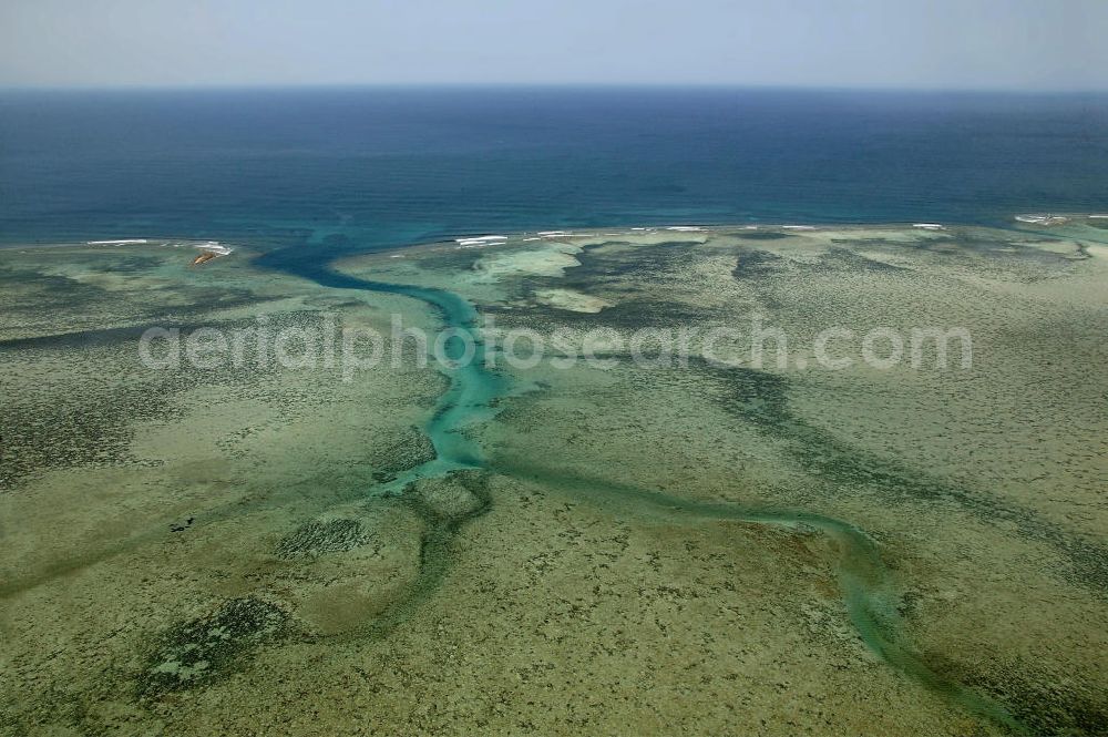 Aerial photograph Calatagan - Blick auf die Küste von Calatagan. Die weißen Strände der Halbinsel sind beliebte Erholungsgebiete der Reichen und Berühmten von Manila. Views of the coast of Calatagan. The white beaches of the peninsula are popular recreational areas of the rich and famous of Manila.