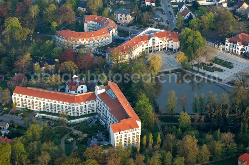 Bad Schmiedeberg from above - Blick auf das Kurmittelhaus, die Rehaklinik und das 1908 erbaute Jugendstil-Kurhaus in Bad Schmiedeberg. Kontakt: Kurmittelhaus und Kurhaus: Eisenmoorbad, Bad Schmiedeberg-Kur-GmbH, e-mail: kultur@embs.de,