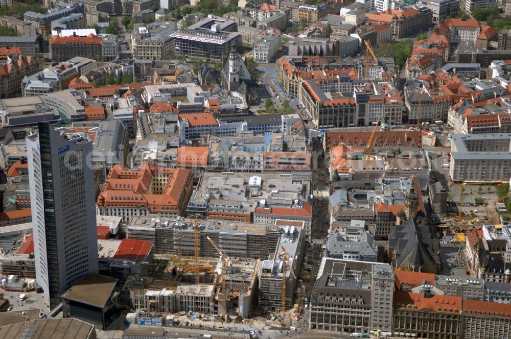 Aerial image Leipzig - Blick auf die Leipziger Innenstadt mit dem MDR - Hochhaus. Neubau des Hauptgebäudes der UNI Leipzig am Hochhaus des MDR am Augustusplatz in Leipzig. Es entsteht ein Neubau der Aula als multifunktionales und repräsentatives Herzstück im entstehnden Campus der Universität Leipzig am Augustusplatz durch ein 8-geschossiges Gebäude mit einer Grundfläche von ca. 4.300m². Umsetzung: BATEG Ingenieurbau