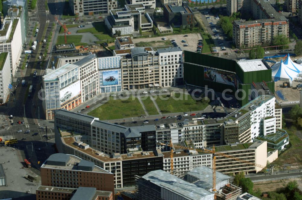 Berlin from above - Blick auf den Leipziger Platz am Besucher- und Tourismusmagneten Potsdamer Platz am SONY-Center / Bahntower in Berlin-Mitte.