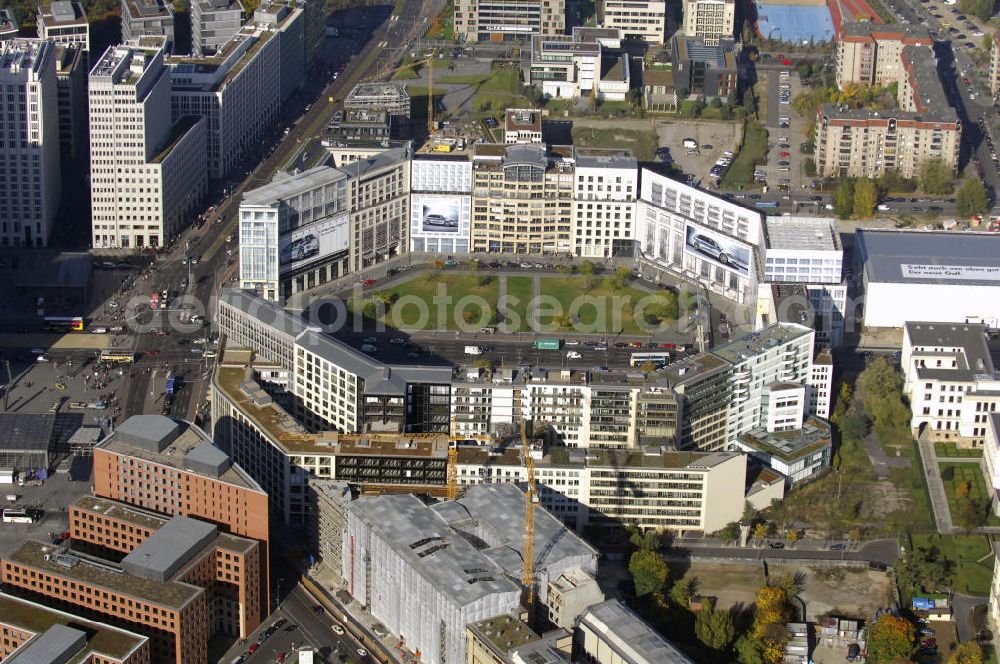 Aerial photograph Berlin - Blick auf den Leipziger Platz in Berlins Mitte. Der achteckige Leipziger Platz befindet sich in unmittelbarer Nachbarschaft zum Potsdamer Platz. Am östlichen Rand des Platzes beginnt die in Richtung Spittelmarkt verlaufende Leipziger Straße. Kontakt: Bezirksamt Mitte von Berlin, Mathilde-Jacob-Platz 1, 10551 Berlin, Tel. +49(0)30 2009 31111, Fax +49(0)30 2009 8831111, Email: buergeramt@ba-mitte.verwalt-berlin.de