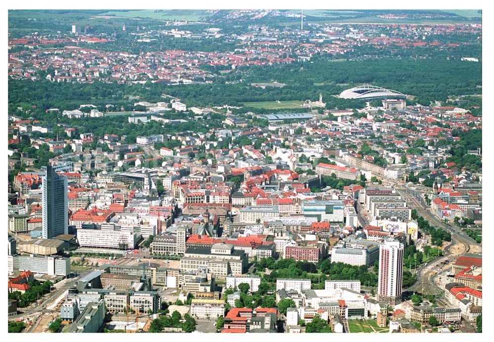 Aerial photograph Leipzig - Blick auf das Leipziger Stadtzentrum. Mit im Bild der Hohle Zahn, Sitz des Mitteldeutschen Rundfunks (MDR). Im Hintergrund zu sehen das neue Zentralstadion.