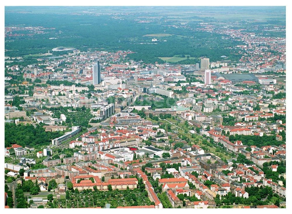 Aerial photograph Leipzig - Blick auf das Leipziger Stadtzentrum. Mit im Bild der Weisheitszahn, Sitz des Mitteldeutschen Rundfunks (MDR).Links im Hintergrund zu sehen ist das neue Zentralstadion, rechts der Leipziger Hauptbahnhof.