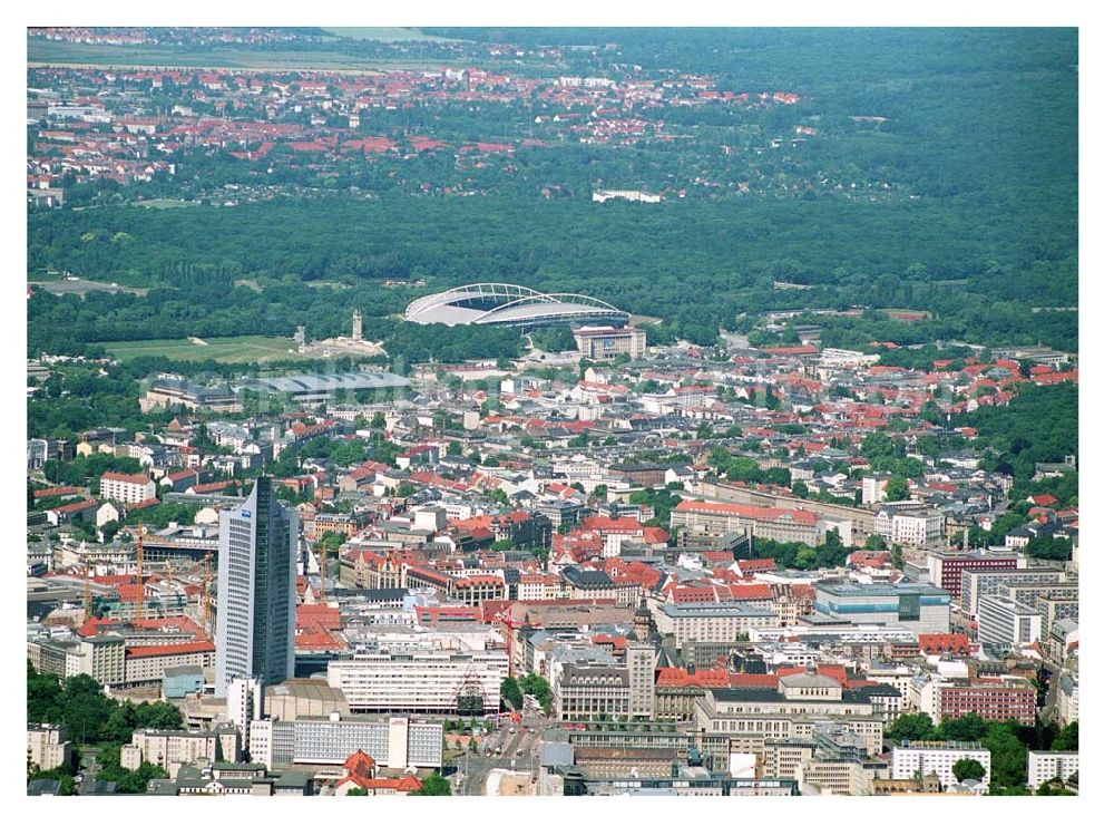 Aerial image Leipzig - Blick auf das Leipziger Stadtzentrum. Mit im Bild der Weisheitszahn, Sitz des Mitteldeutschen Rundfunks (MDR). Im Hintergrund zu sehen das neue Zentralstadion.