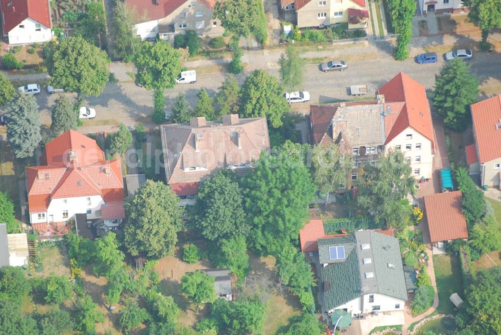 Berlin from the bird's eye view: Blick auf die Leopoldstraße 20 in 12621 Berlin-Biesdorf