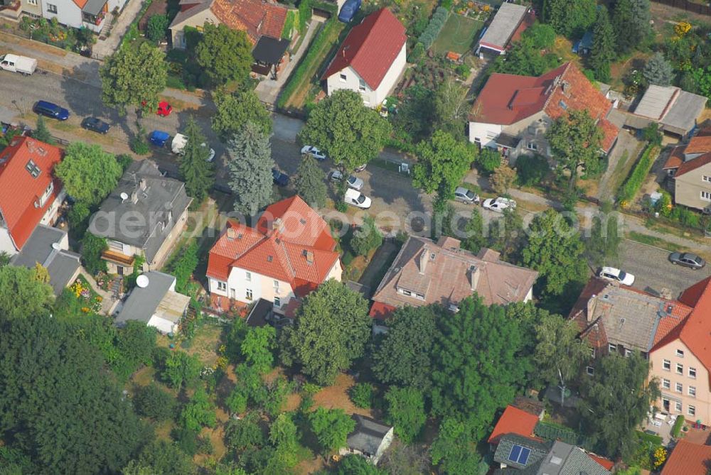 Aerial image Berlin - Blick auf die Leopoldstraße 20 in 12621 Berlin-Biesdorf