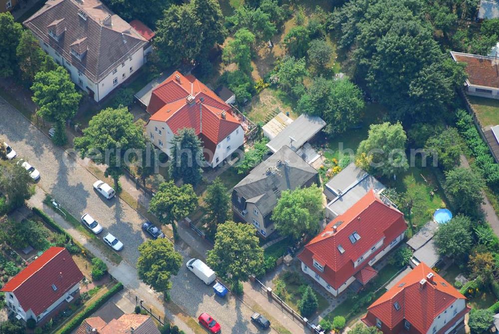 Aerial photograph Berlin - Blick auf die Leopoldstraße 20 in 12621 Berlin-Biesdorf