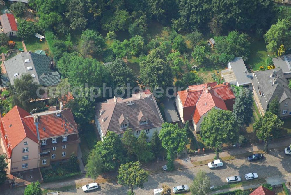 Aerial photograph Berlin - Blick auf die Leopoldstraße 20 in 12621 Berlin-Biesdorf