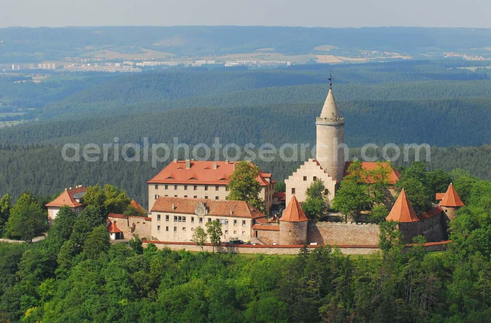 Seitenroda from the bird's eye view: Blick auf die Leuchtenburg in Seitenroda bei Kahla im Thüringer Wald. Kontakt: Museum Leuchtenburg, 07768 Seitenroda, Tel: +49-36424-22 258