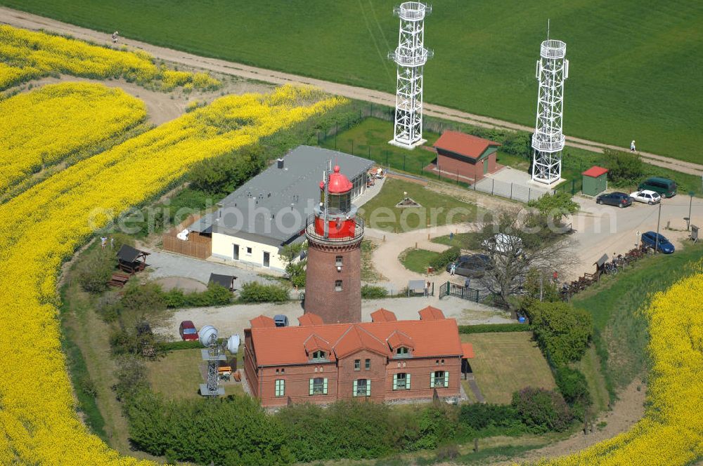 Bastorf from the bird's eye view: Der Leuchtturm von Bastorf an der Mecklenburger Bucht der Ostsee oberhalb von Kap Bukspitze, deshalb auch Buk genannt, ist mit nur 20,8 m Höhe einer der kleinsten deutschen Leuchttürme. Hauptaufgabe ist die Warnung vor „Hannibal“, einer Sandbank hier in der Einfahrt zur Wismarer Bucht.