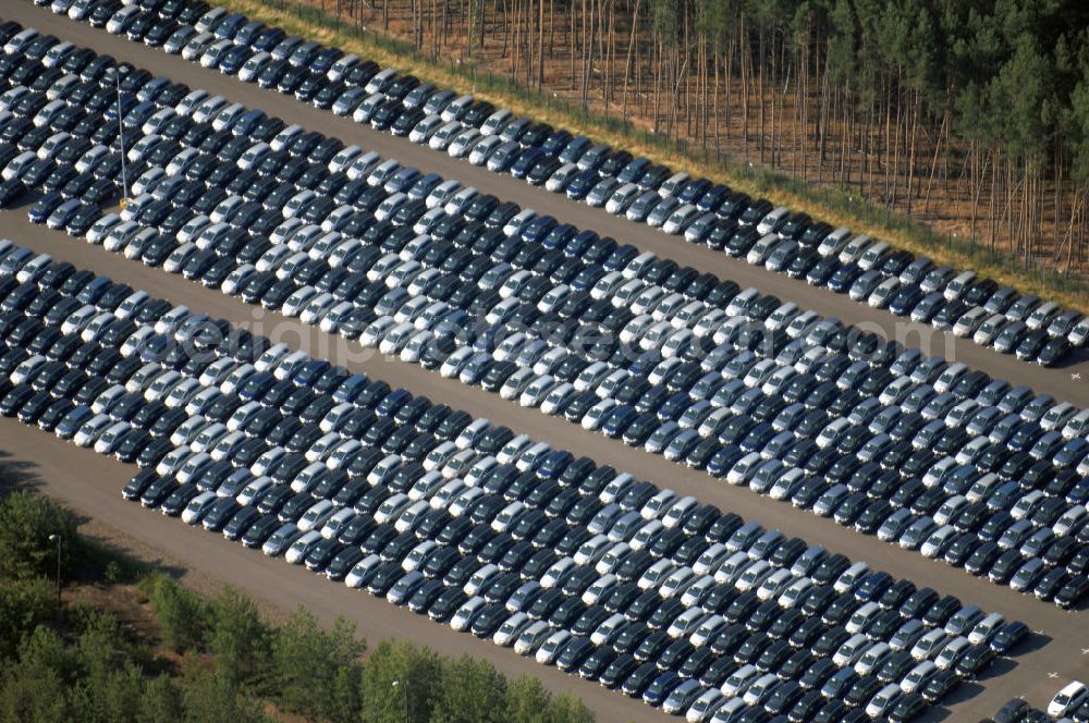 Aerial image Seddiner See - Blick auf ein Logistikzentrum in Seddiner See OT Neuseddin. Das Unternehmen Werner Egerland Automobillogistik GmbH & Co. KG ist im Gewerbegebiet Neuseddin angesiedelt. Dort erfüllt es Dienstleistungen rund um Pkw und Nutzfahrzeuge; z. B. Lackierungen, Lagerung, Transporte, Auf- und Umbauten. Adresse: 14554 Seddiner See, Am Fuchsbau 21, Tel. +49 (0)3 32 05 5 22 0, Fax +49 (0)3 32 05 5 22 14, Email j.ilgner@egerland.de