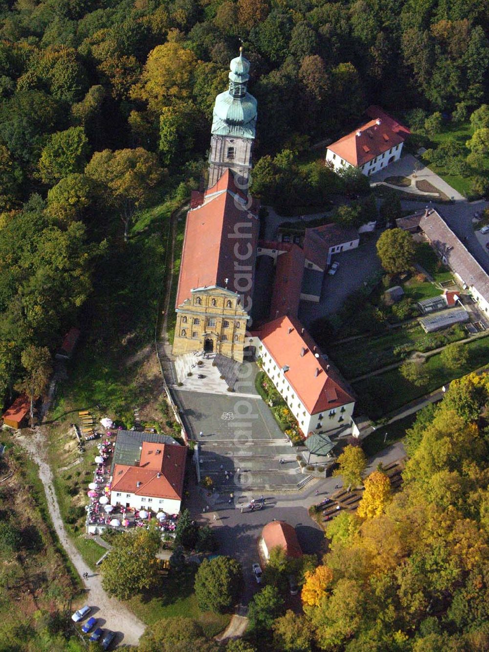 Amberg / Bayern from the bird's eye view: Maria Hilf Kirche in Amberg.Die Kirche ist eine barocke Wallfahrtskirche mit reichem Bildschmuck von Cosmas Damian Asam. Pfarrei St. Martin Amberg; Rathausstr. 8; 92224 Amberg; Tel. (09621) 12455 Fax:(09621) 14633; Mail:st-martin.amberg@kirche-bayern.de;