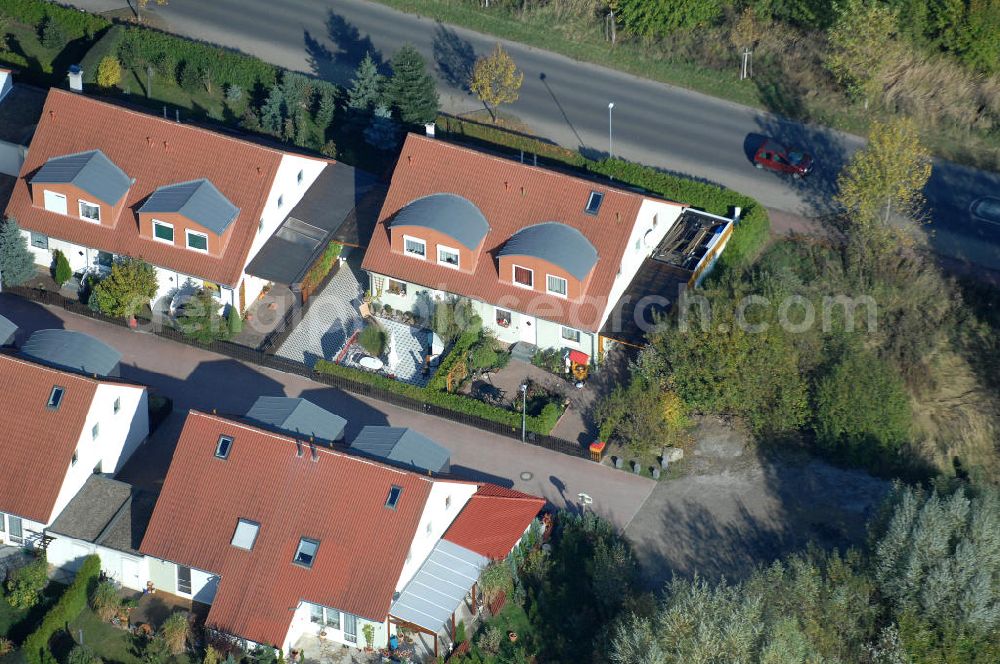 Aerial photograph Panketal - Blick auf die Mehrfamilienhaus- Wohngebiet zwischen Eichenring, Lindenberger Straße und Karower Straße in Panketal Ortsteil Schwanebeck Neu-Buch.