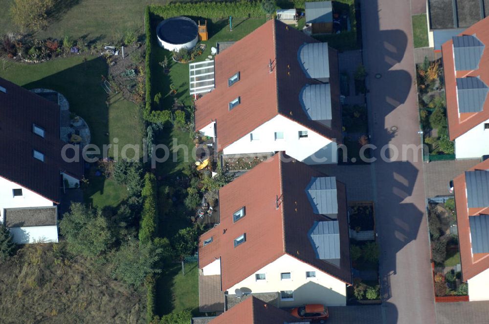 Panketal from the bird's eye view: Blick auf die Mehrfamilienhaus- Wohngebiet zwischen Eichenring, Lindenberger Straße und Karower Straße in Panketal Ortsteil Schwanebeck Neu-Buch.