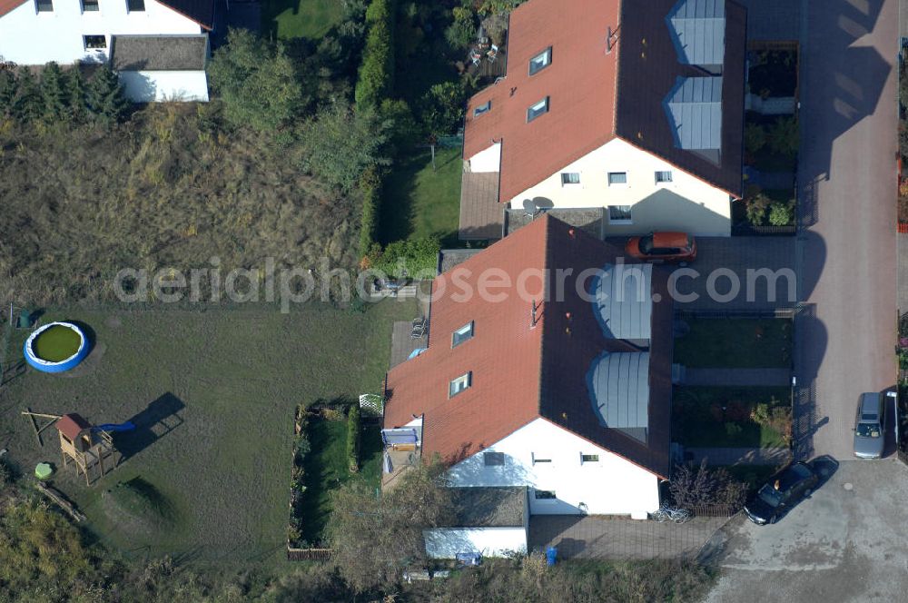 Aerial image Panketal - Blick auf die Mehrfamilienhaus- Wohngebiet zwischen Eichenring, Lindenberger Straße und Karower Straße in Panketal Ortsteil Schwanebeck Neu-Buch.