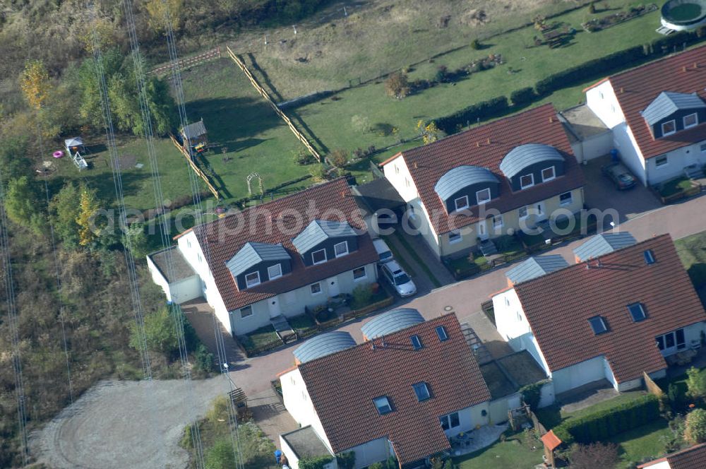 Aerial photograph Panketal - Blick auf die Mehrfamilienhaus- Wohngebiet zwischen Eichenring, Lindenberger Straße und Karower Straße in Panketal Ortsteil Schwanebeck Neu-Buch.