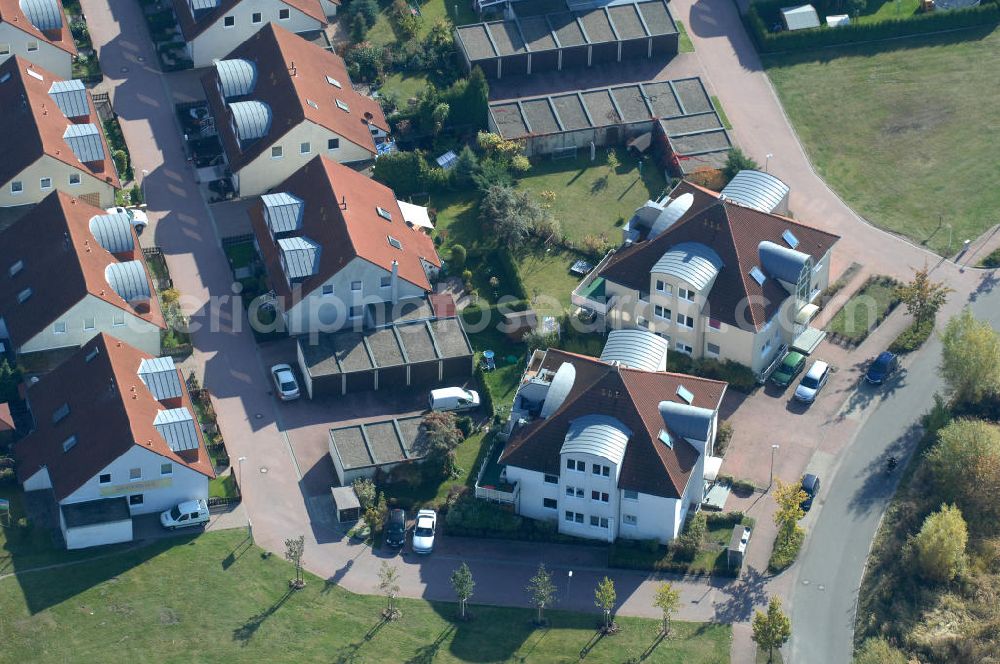 Panketal from the bird's eye view: Blick auf die Mehrfamilienhaus- Wohngebiet zwischen Eichenring, Lindenberger Straße und Karower Straße in Panketal Ortsteil Schwanebeck Neu-Buch.