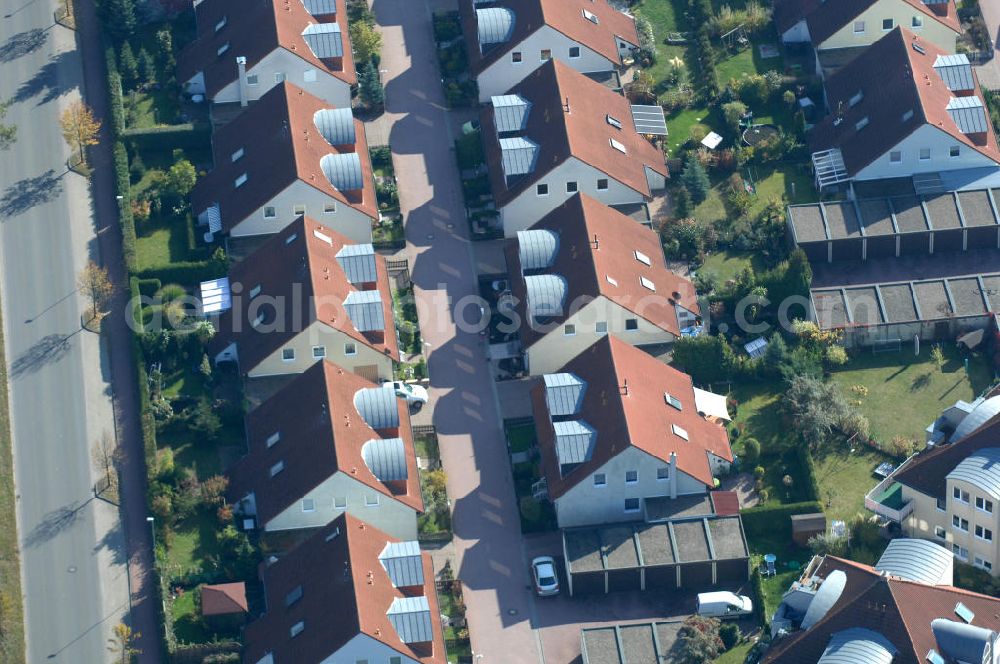 Aerial image Panketal - Blick auf die Mehrfamilienhaus- Wohngebiet zwischen Eichenring, Lindenberger Straße und Karower Straße in Panketal Ortsteil Schwanebeck Neu-Buch.