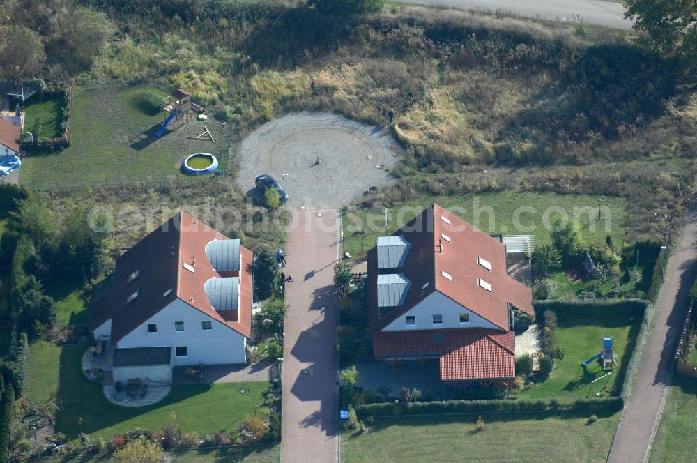 Panketal from the bird's eye view: Blick auf die Mehrfamilienhaus- Wohngebiet zwischen Eichenring, Lindenberger Straße und Karower Straße in Panketal Ortsteil Schwanebeck Neu-Buch.