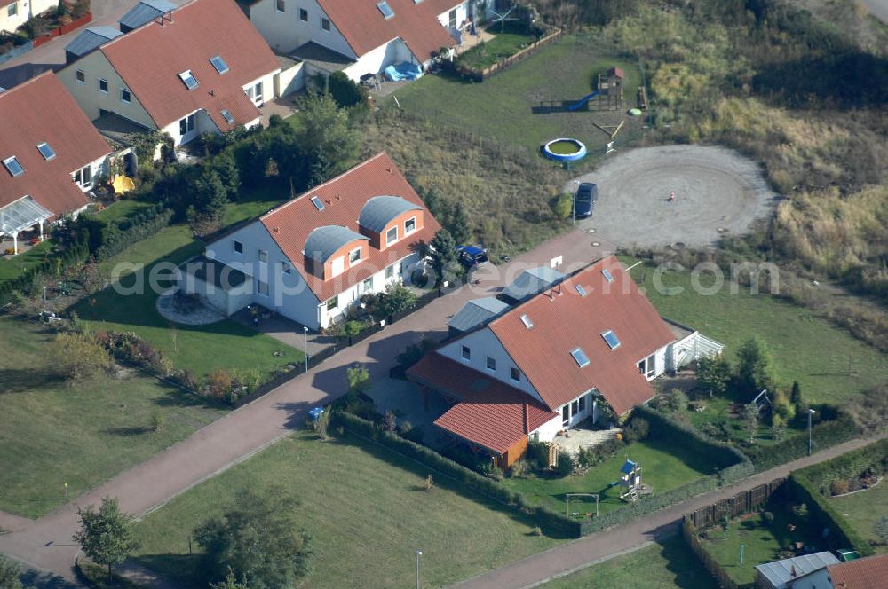 Panketal from above - Blick auf die Mehrfamilienhaus- Wohngebiet zwischen Eichenring, Lindenberger Straße und Karower Straße in Panketal Ortsteil Schwanebeck Neu-Buch.