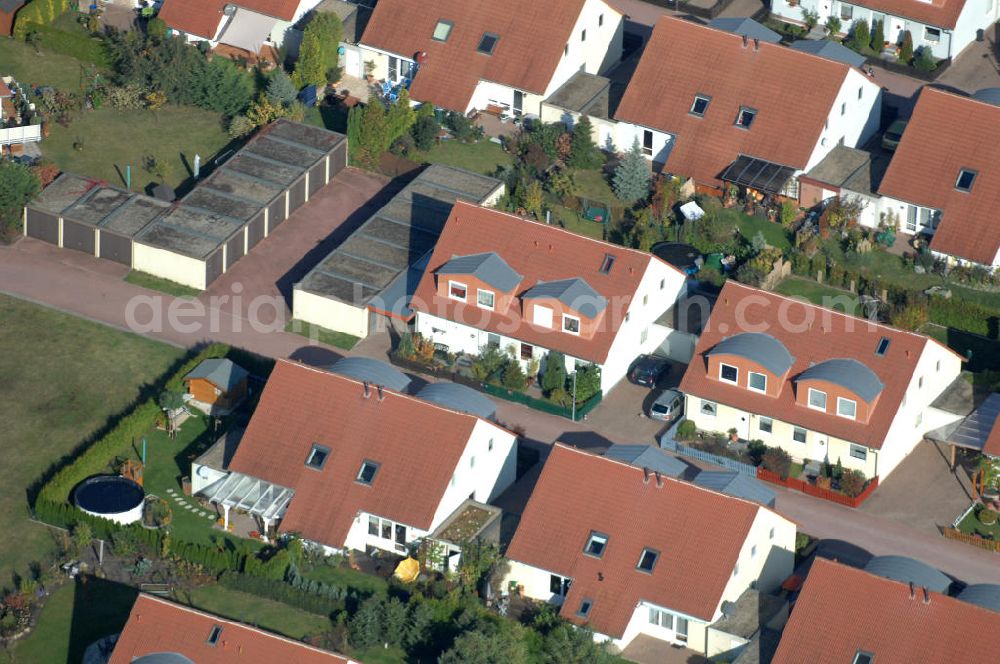 Aerial image Panketal - Blick auf die Mehrfamilienhaus- Wohngebiet zwischen Eichenring, Lindenberger Straße und Karower Straße in Panketal Ortsteil Schwanebeck Neu-Buch.