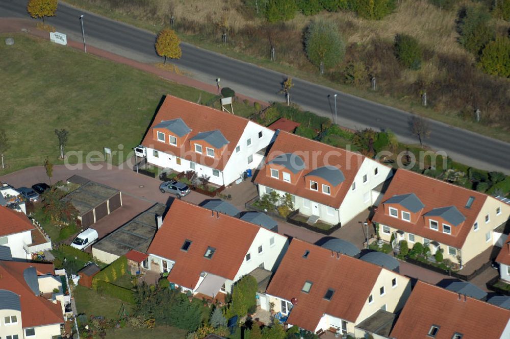 Aerial image Panketal - Blick auf die Mehrfamilienhaus- Wohngebiet zwischen Eichenring, Lindenberger Straße und Karower Straße in Panketal Ortsteil Schwanebeck Neu-Buch.