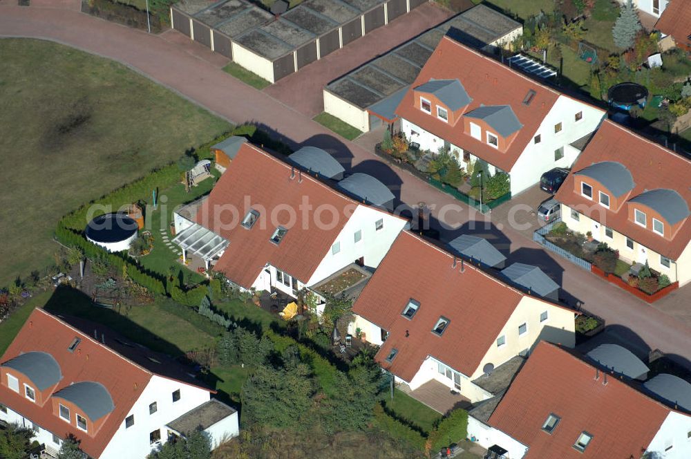 Panketal from above - Blick auf die Mehrfamilienhaus- Wohngebiet zwischen Eichenring, Lindenberger Straße und Karower Straße in Panketal Ortsteil Schwanebeck Neu-Buch.