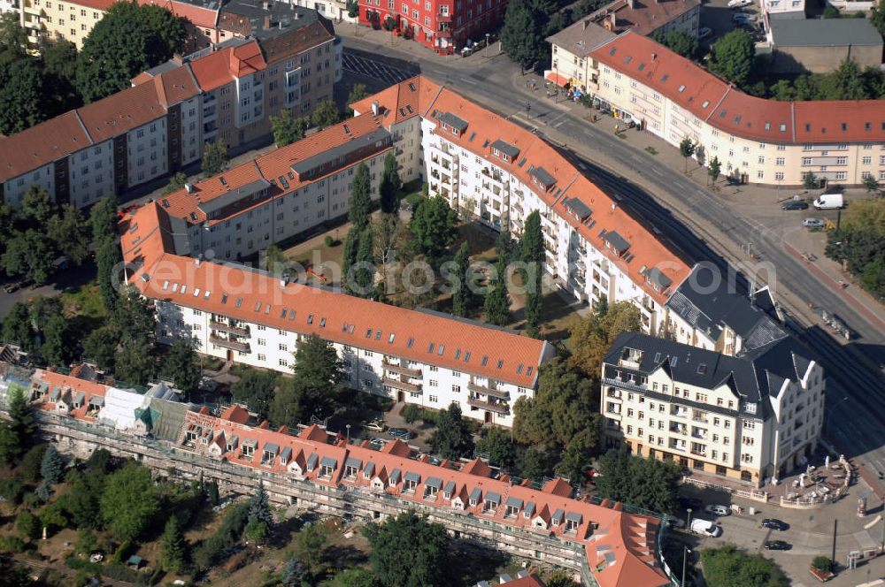 Aerial image Berlin - Blick auf Mehrfamilienhäuser in Berlin-Oberschöneweide. Kontakt: Achat Hausverwaltung und Grundstücksverwaltung GmbH, Chodowieckistr. 12 II, 10405 Berlin, Tel. +49 (0)30 443 580 47 u. 225 08 120, Fax 030-443 580 48, info@achat-hv.de