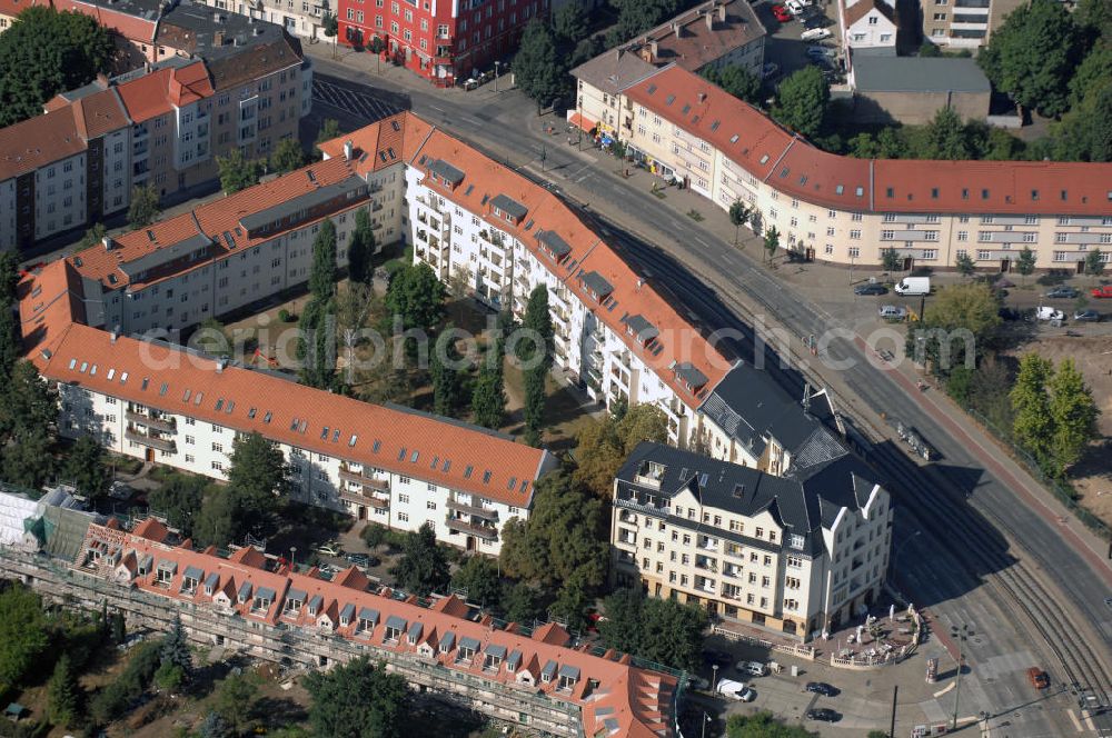 Aerial photograph Berlin - Blick auf Mehrfamilienhäuser in Berlin-Oberschöneweide. Kontakt: Achat Hausverwaltung und Grundstücksverwaltung GmbH, Chodowieckistr. 12 II, 10405 Berlin, Tel. +49 (0)30 443 580 47 u. 225 08 120, Fax 030-443 580 48, info@achat-hv.de