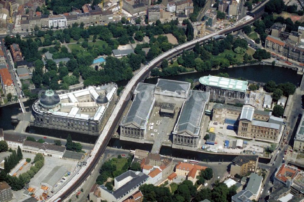 Aerial image Berlin / Mitte - Blick auf die Museumsinsel in Berlin Mitte 1995