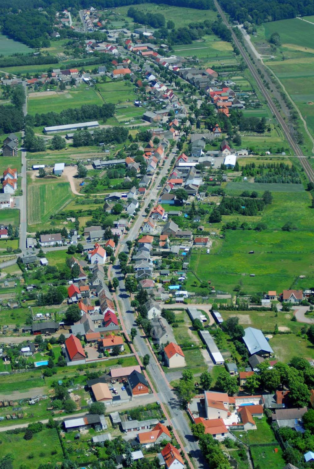 Aerial image Nedlitz(Gommern) - Blick auf Nedlitz(Gommern); Gemeindeverwaltung: Hauptstr. 9; 39291 Nedlitz; 039224/204