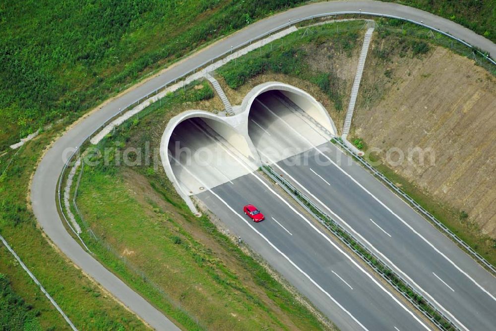 Aerial image Dresden-Heidenau - Blick auf die neu errichtete Autobahn A17 mit der Wildwechselbrücke am Müglitztal in Dresden-Heidenau