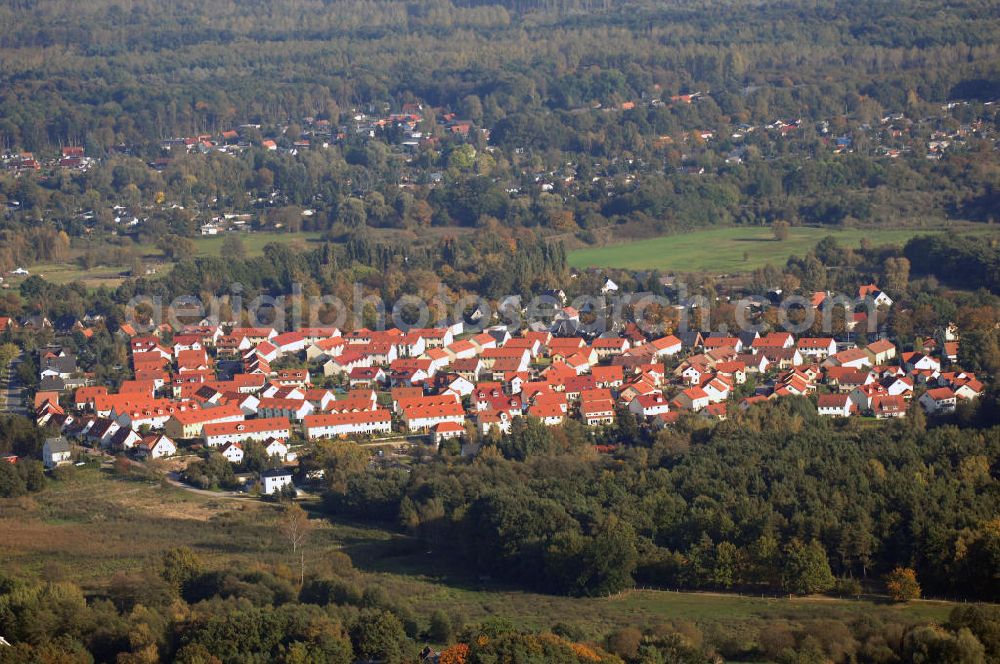 Aerial image Schildow - Blick auf das neu errichtete Wohngebiet Schildower Pfaffenwald der Schildow Wohnungsbau GmbH & Co KG an der Franz-Schmidt-Straße 30 in 16552 Schildow / Brandenburg (nördlich von Berlin - Pankow). Tel.: 033056-89857