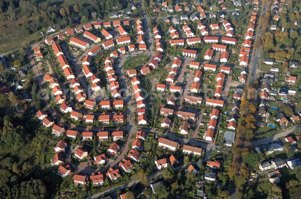 Schildow from above - Blick auf das neu errichtete Wohngebiet Schildower Pfaffenwald der Schildow Wohnungsbau GmbH & Co KG an der Franz-Schmidt-Straße 30 in 16552 Schildow / Brandenburg (nördlich von Berlin - Pankow). Tel.: 033056-89857