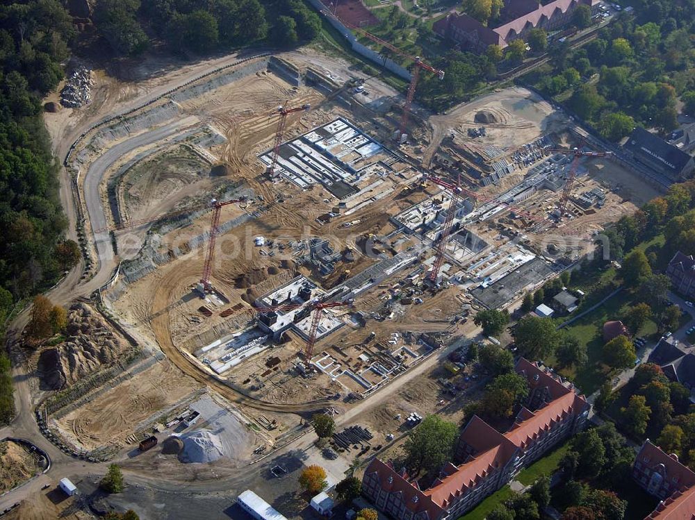 Aerial image Berlin - 05.10.2004 Blick auf den Neubau der Heliuskliniken AG auf dem Gelände des Krankenhauses Berlin-Buch.