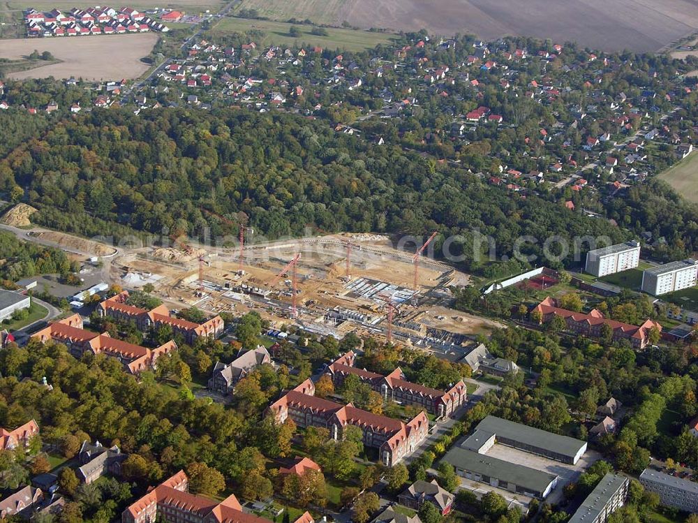 Berlin from the bird's eye view: 05.10.2004 Blick auf den Neubau der Heliuskliniken AG auf dem Gelände des Krankenhauses Berlin-Buch.