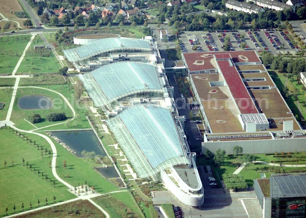 Aerial photograph Hannover - Blick auf das den Neubau der Landesbausparkasse Hannover nördlich des Expo-Messegeländes in Hannover.