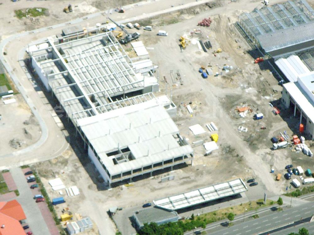 Berlin - Adlershof from above - Blick auf den Neubau, sowie die Baustelle des neuen OBI Marktes am Adlergestell in Berlin Adlershof (Gelände des Ehemaligen IFA Spezial Fahrzeugwerkes)