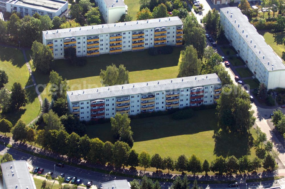 Schwerin from above - Blick auf die Neubausiedlung im Schweriner Stadtteil Lankow an der Ratzeburger Straße/ Doktor-Joseph-Herzfeld Straße. Kontakt: Landeshauptstadt Schwerin Bürgerbüro, Am Packhof 2-6 19053 Schwerin, Tel. +49(0)385 545 1111, Fax +49(0)385 545 1809, Email: buergerbuero@schwerin.de