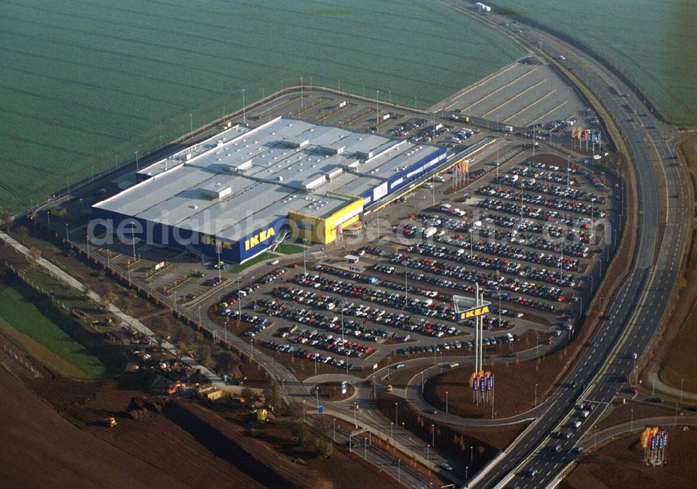 Erfurt (Thüringen) from the bird's eye view: Blick auf das neu erröffnete IKEA-Einrichtungshaus in Erfurt Adresse: IKEA Deutschland GmbH & Co. KG ;Niederlassung Erfurt Eisenacher Straße 50; 99094 ERFURT