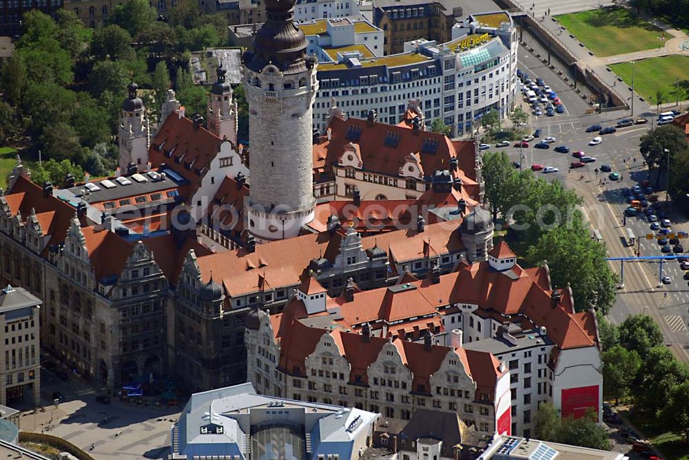 Aerial photograph Leipzig - Blick auf das Neue Rathaus (Pleißenburg) und den Burgplatz in Leipzig (Neues Rathaus, Martin-Luther-Ring 4-6, 04109 Leipzig, Tel. 0341 / 123-0)