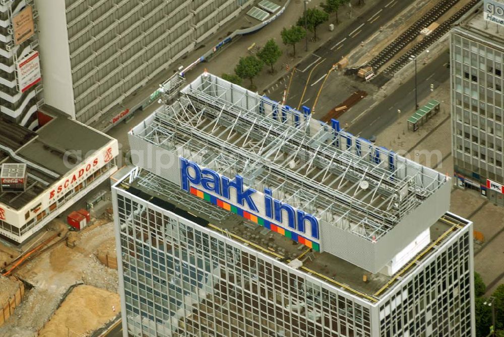 Berlin Mitte from the bird's eye view: Blick auf die neugestaltete Fassade des Hotels park inn am Berliner Alexanderplatz