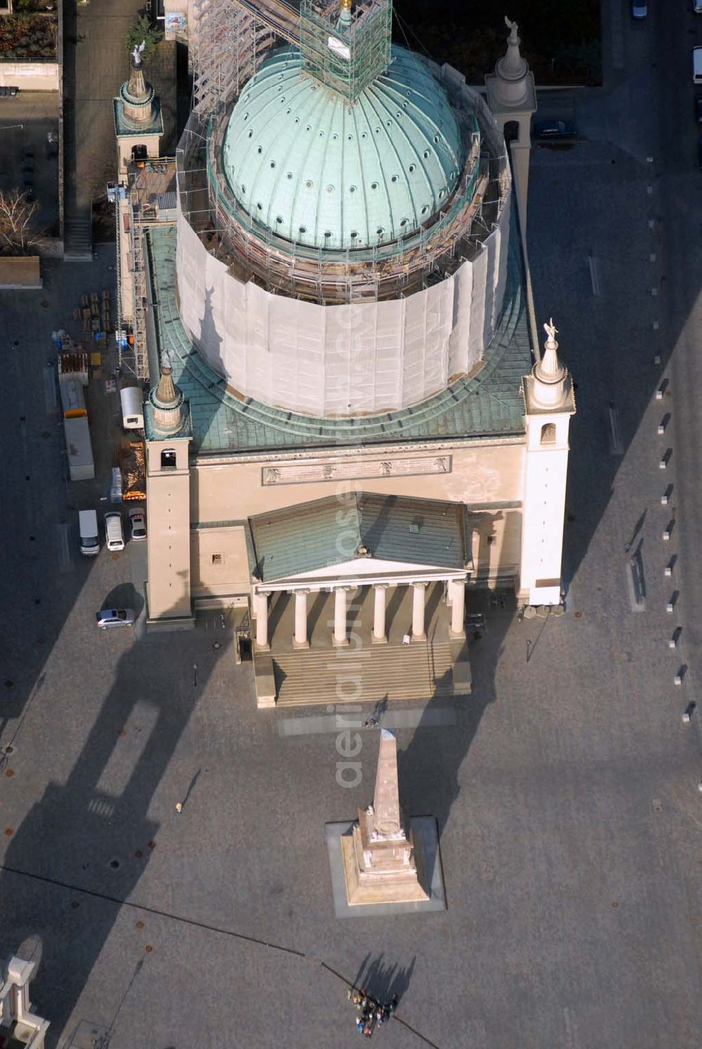 Potsdam from above - , Blick auf die Nikolaikirche in Potsdam während Restaurierungsarbeiten, Fuchs & Girke Bau und Denkmalpflege GmbH, 01458 Ottendorf-Okrilla Bergener Ring 29, 035205- 4360, Architekt: Bernd Redlich, Große Fischerstr. 7, 14467 Potsdam, T: 0331-2703843, ASP: Ivo(s) Dressler,Tel.: 0331- 2703335