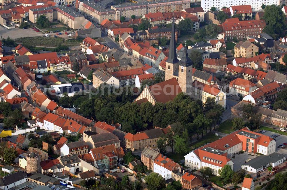 Aerial image Burg (bei Magdbeburg) - Blick auf die Oberkirche 'Unser Lieben Frauen'. Sie ist eine der Kirchen, die zur Straße der Romanik zählt. Diese Straße verbindet die Dome, Burgen, Klöster und Kirchen, die in der Zeit vom 10. bis Mitte des 13. Jahrhundert entstanden, und somit ein Zeichen der Christianisierung sind.