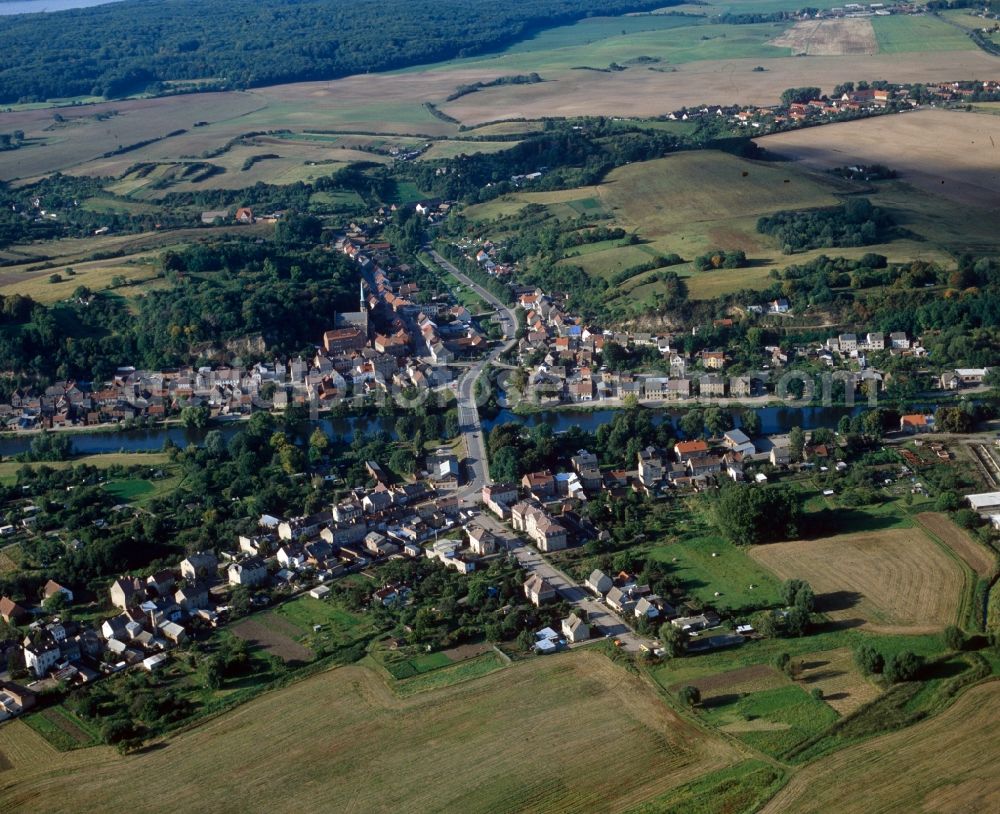 Oderberg from the bird's eye view: View at the mountain on the eastern edge of the Eberswalde glacial valley, on the edge of the Schorfheide - Chorin and on the northern edge of the Oderbruch. Flowing through the city, the Old Oder. Across the river, the bridge of the National Road L28 / Schwedt road leads to the mountain or in the state of Brandenburg