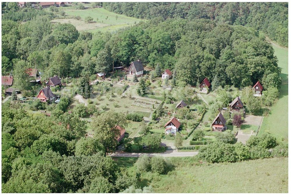 Sonnenburg from the bird's eye view: 15.08.2004, Sonnenburg bei Bad Freienwalde Blick auf das Ortsgebiet Sonnenburg mit dem Anwesen der Familie Ralf Schindler.