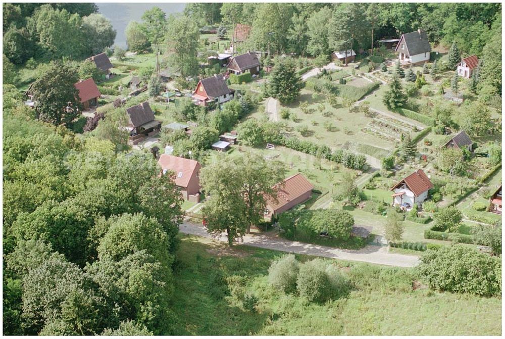 Aerial image Sonnenburg - 15.08.2004, Sonnenburg bei Bad Freienwalde Blick auf das Ortsgebiet Sonnenburg mit dem Anwesen der Familie Ralf Schindler.