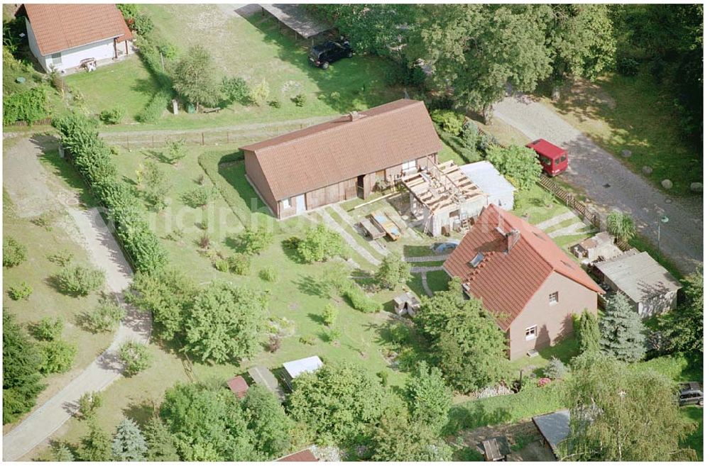 Aerial image Sonnenburg - 15.08.2004, Sonnenburg bei Bad Freienwalde Blick auf das Ortsgebiet Sonnenburg mit dem Anwesen der Familie Ralf Schindler.